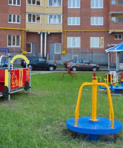 foto tematyczny plac zabaw mikrobus