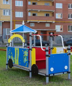 tematyczny plac zabaw mikrobus foto