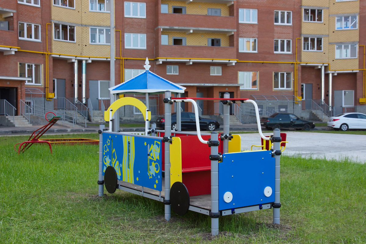 tematyczny plac zabaw mikrobus foto tematyczny plac zabaw mikrobus foto